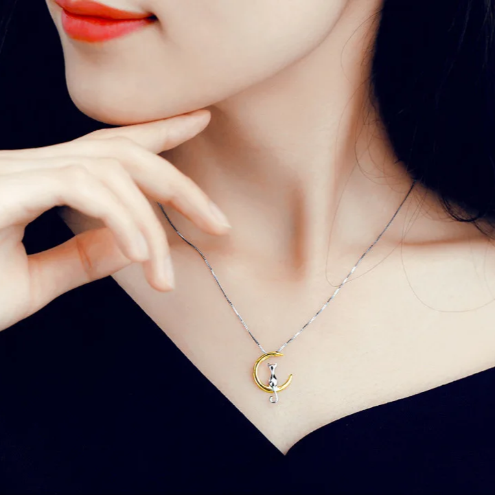 Lunaris Cat Moon Pendant – FIORENE