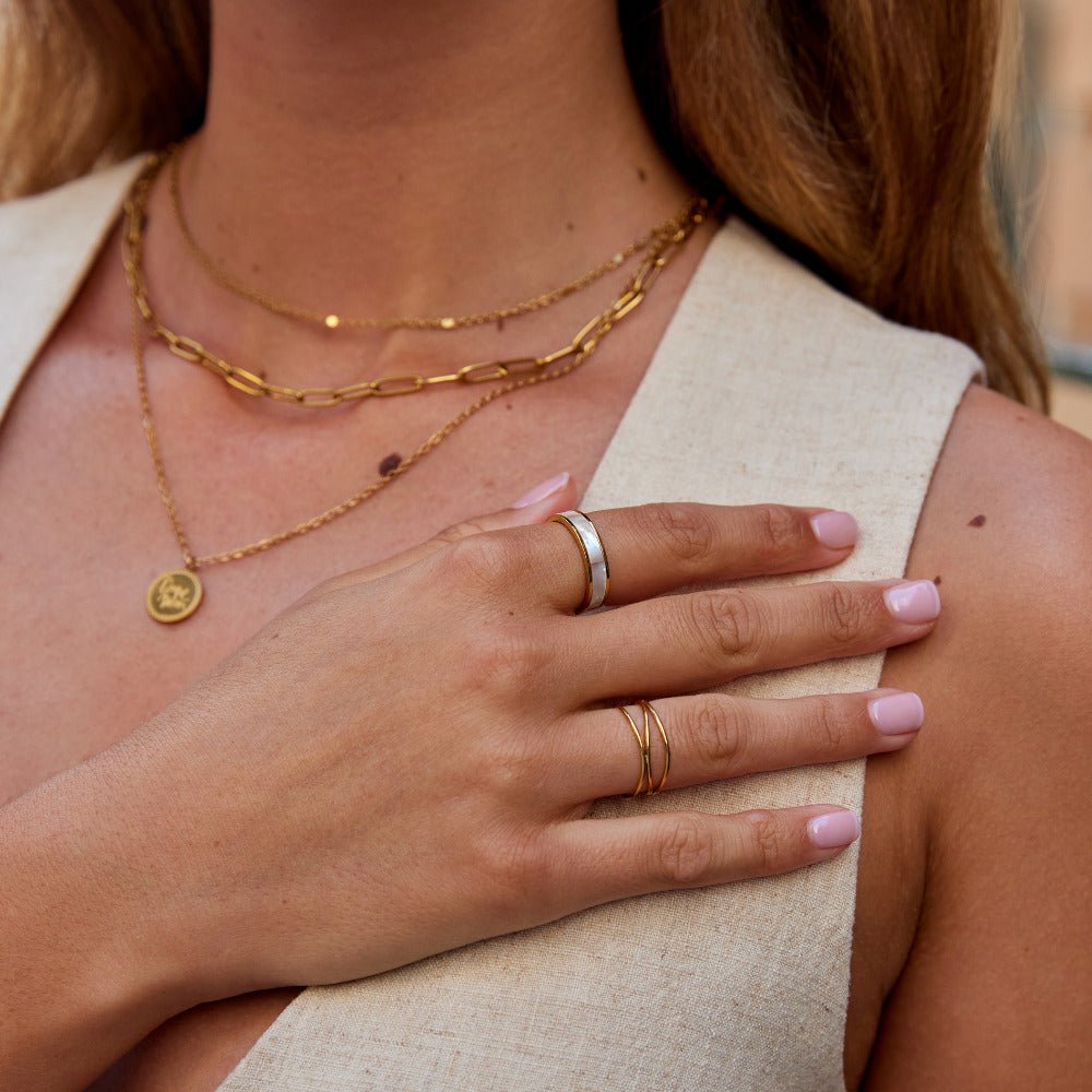 Gilded Nacre Band Ring – FIORENE