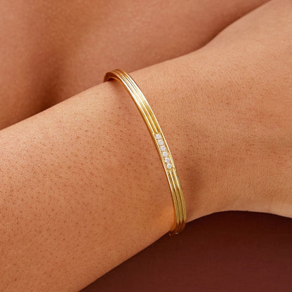 Minimalist Crystal Inlay Bangle – FIORENE