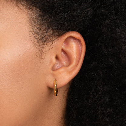 Polished Organic Twist Hoops – FIORENE