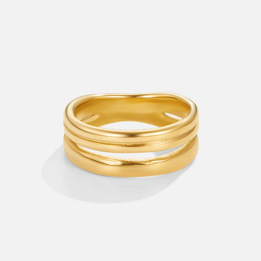 Golden Minimalist Split-Aisle Ring – FIORENE