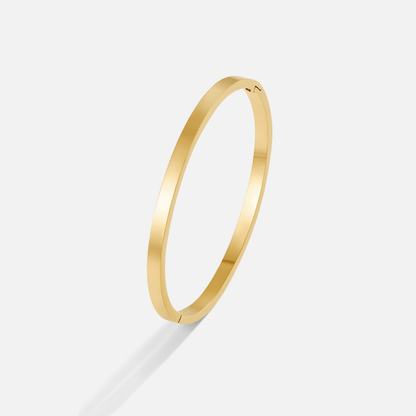 Sleek Golden Bangle Bracelet – FIORENE