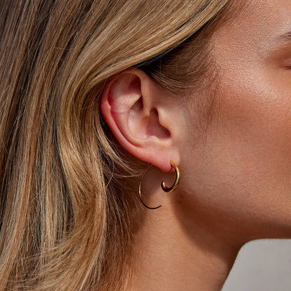 Gilded Spiral Wave Earrings – FIORENE