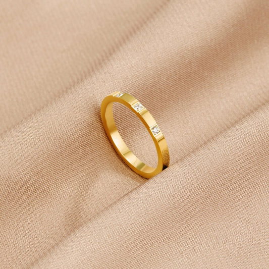 Luminous Petite Geometric Ring – FIORENE