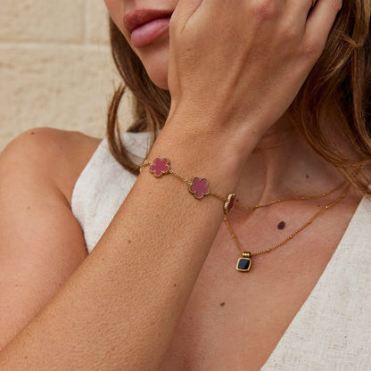 Scarlet Blossom Clover Bracelet – FIORENE
