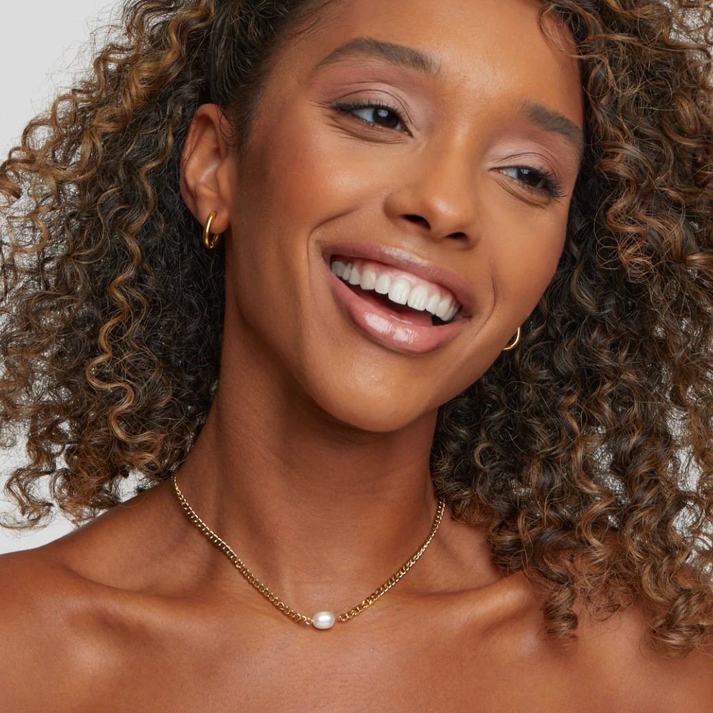 Golden Minimalist Geometric Pill Earrings – FIORENE