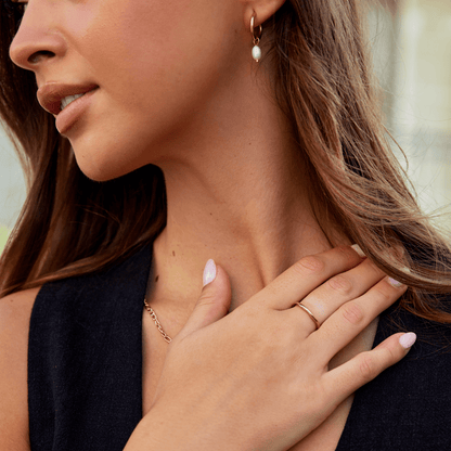 Luminous Delicate Sculpted Ring – FIORENE