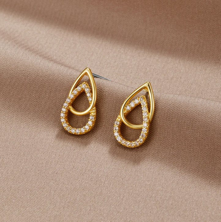 Gilded Crystal Teardrop Link Earrings – FIORENE