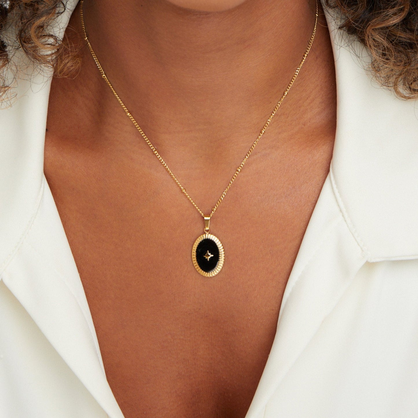 Onyx Star Medallion Necklace – FIORENE