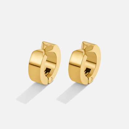 Essential Huggie Earrings – FIORENE