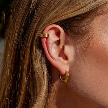 Essential Huggie Earrings – FIORENE