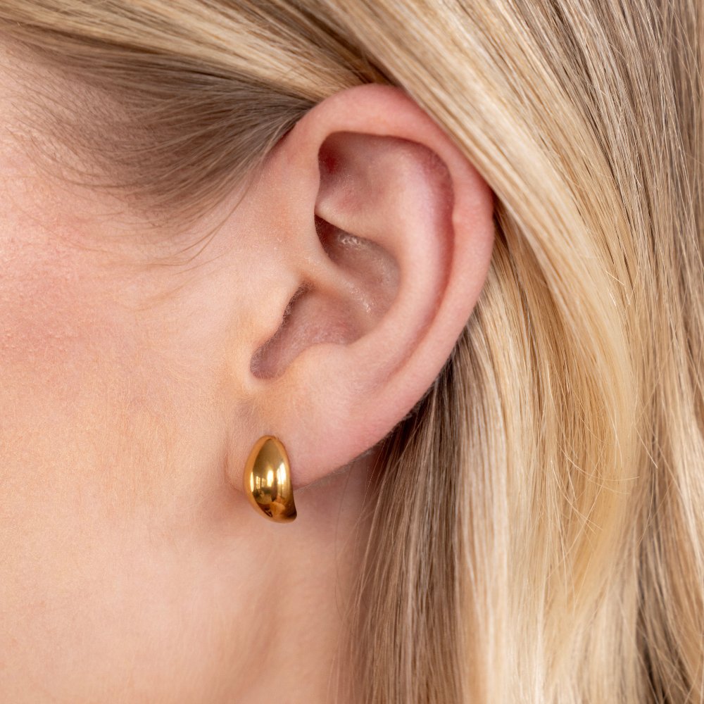 Golden Minimalist Teardrop Earrings – FIORENE