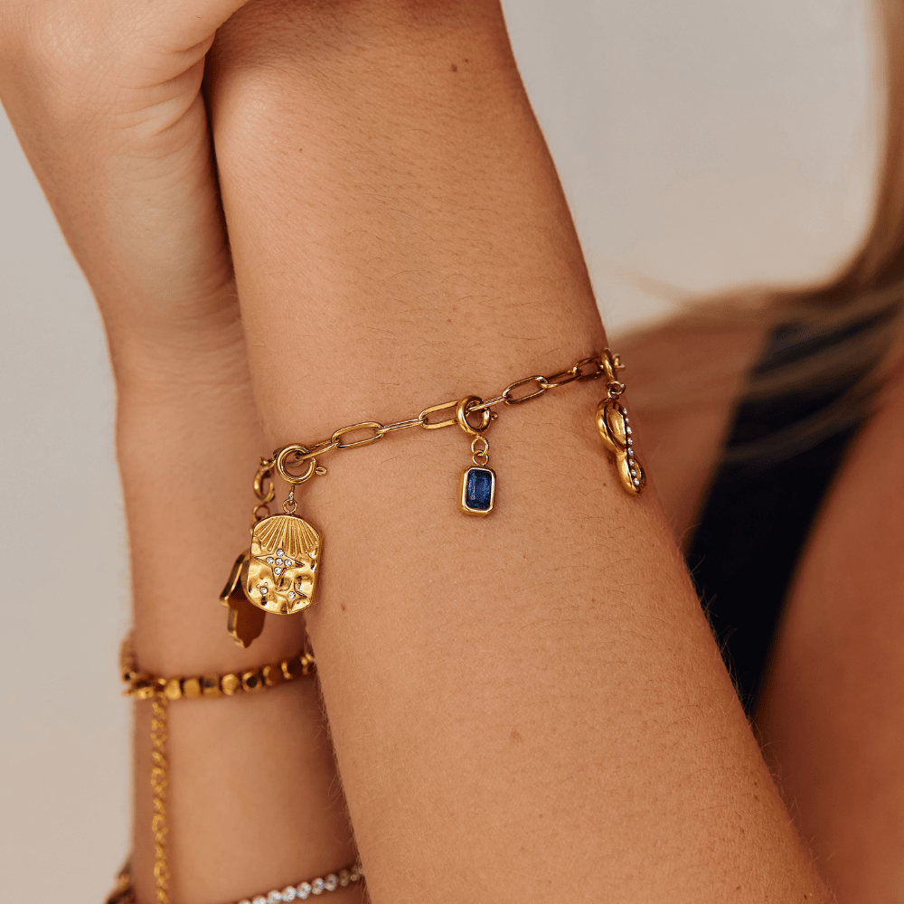 Azure Crystal Charm – FIORENE