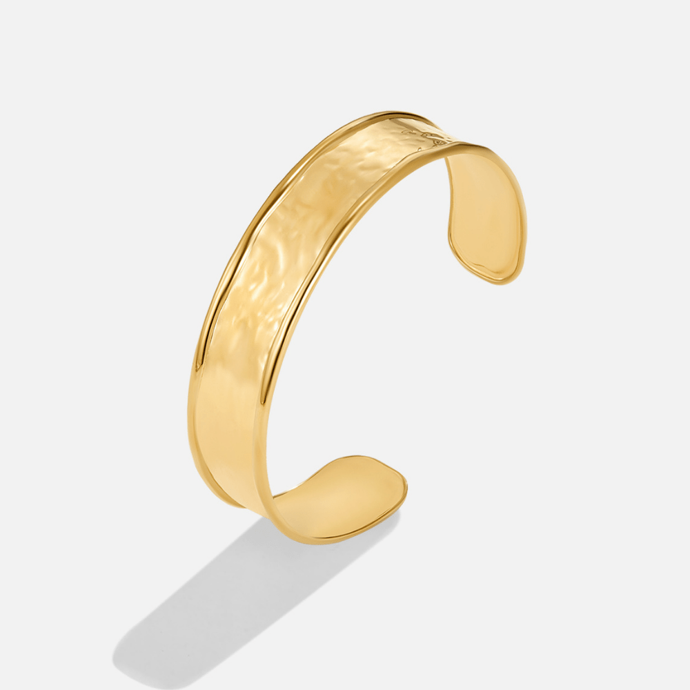 Stellar Polished Embossed Gold Bracelet – FIORENE