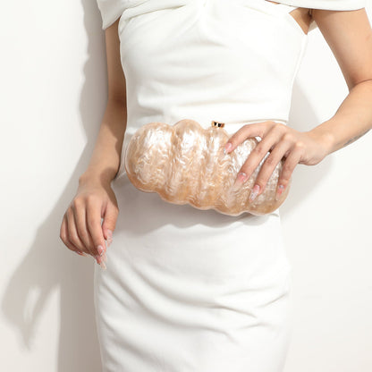 Golden Ripple Shell Clutch – FIORENE