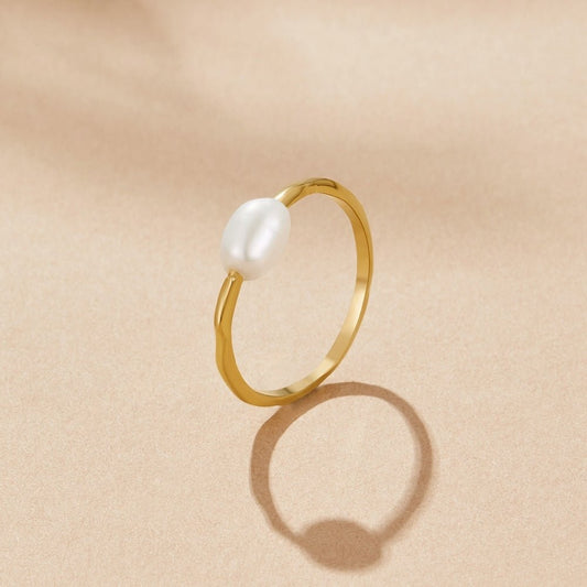 Golden Nacre Solitaire Ring – FIORENE