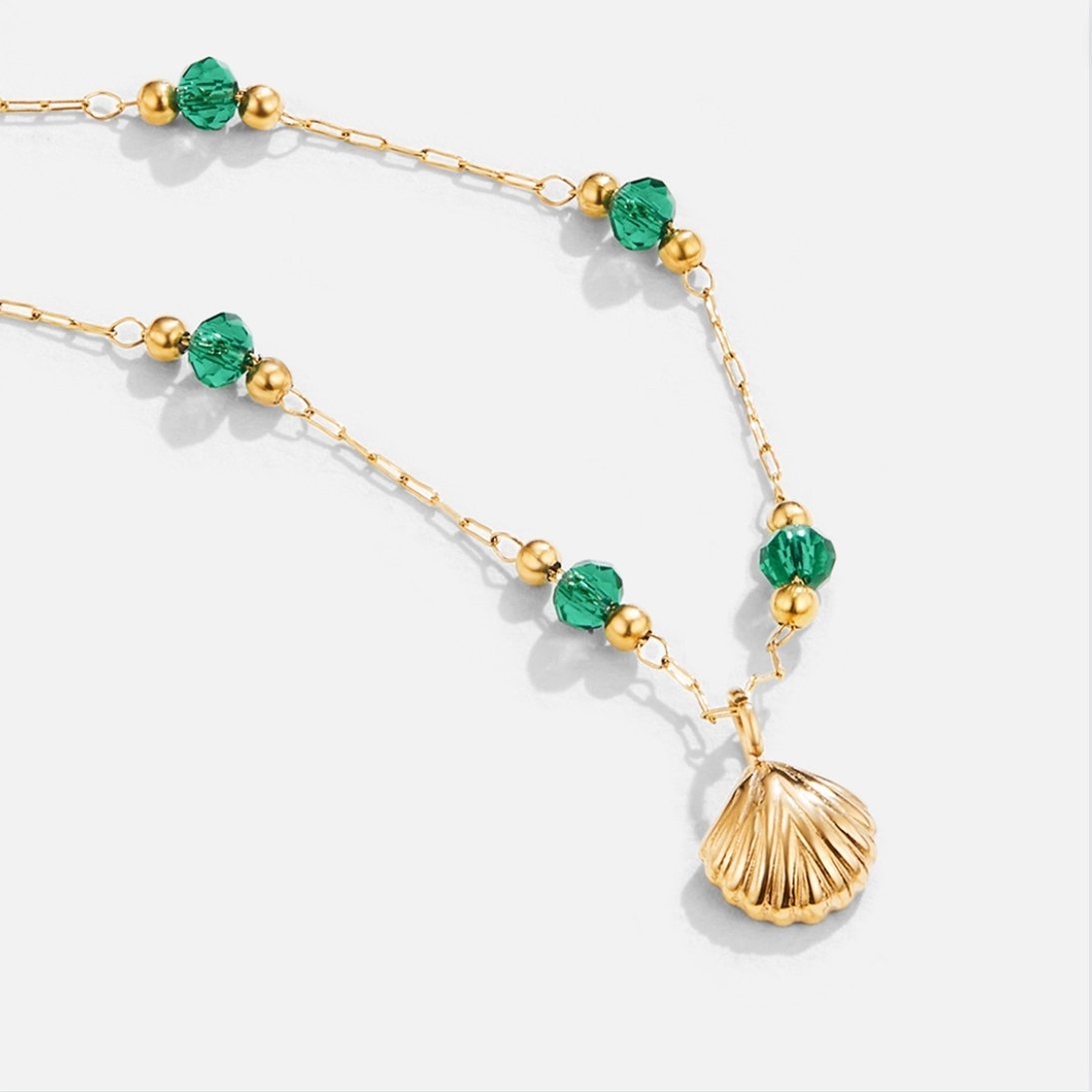 Emerald-Beaded Shell Necklace – FIORENE