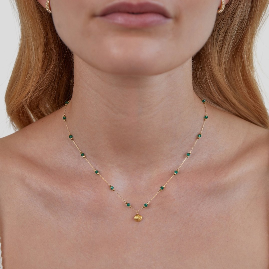 Emerald-Beaded Shell Necklace – FIORENE
