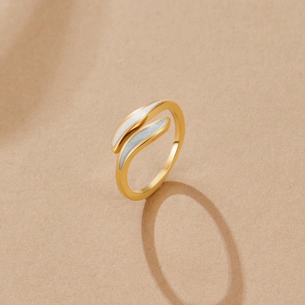 Gilded Frost Petal Ring – FIORENE