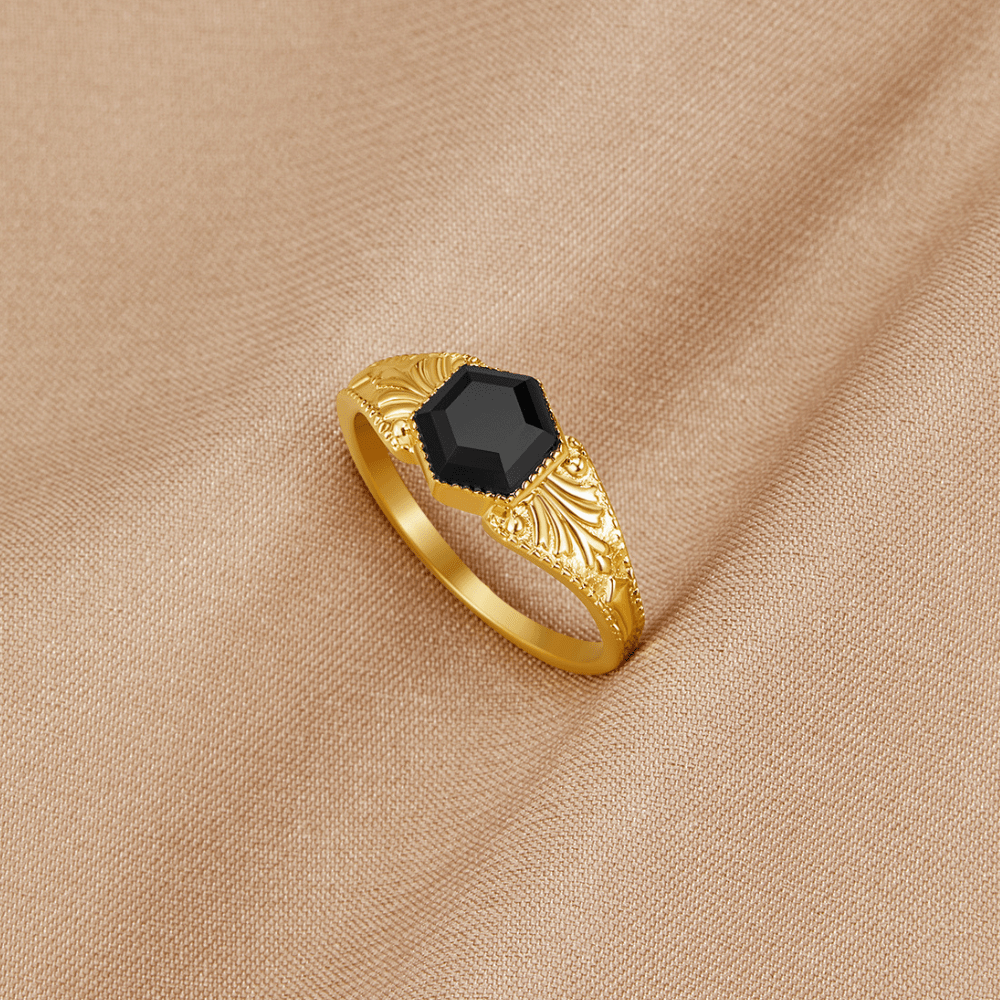 Hexagon Onyx Ring – FIORENE