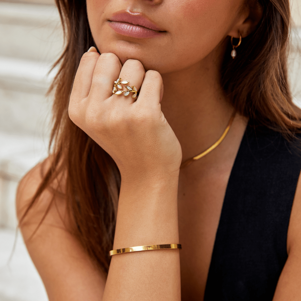 Golden Polished Ribbon Bracelet – FIORENE