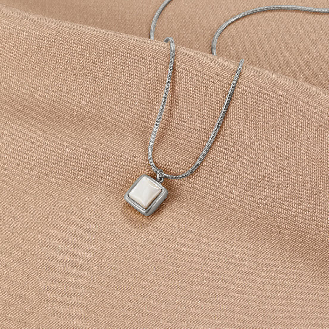 Silver Nacre Cube Necklace – FIORENE