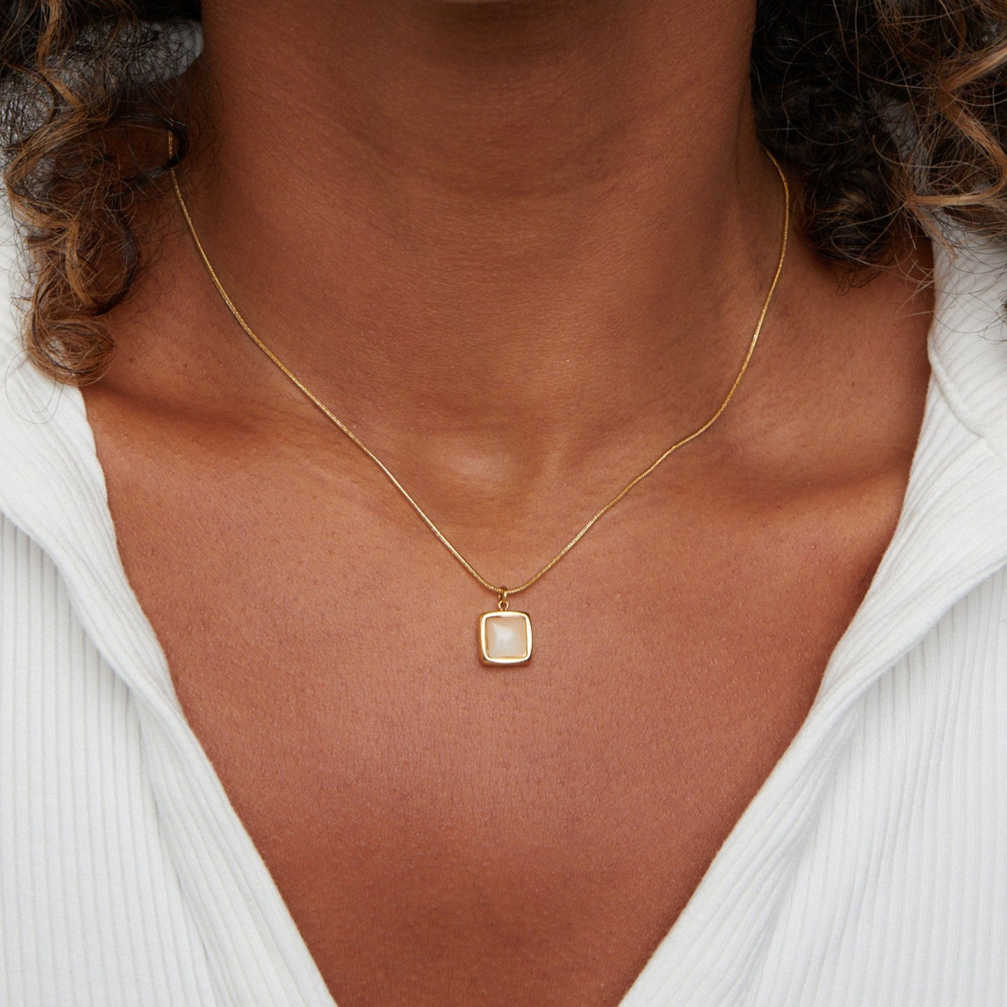 Mother-of-Pearl Square Necklace – FIORENE
