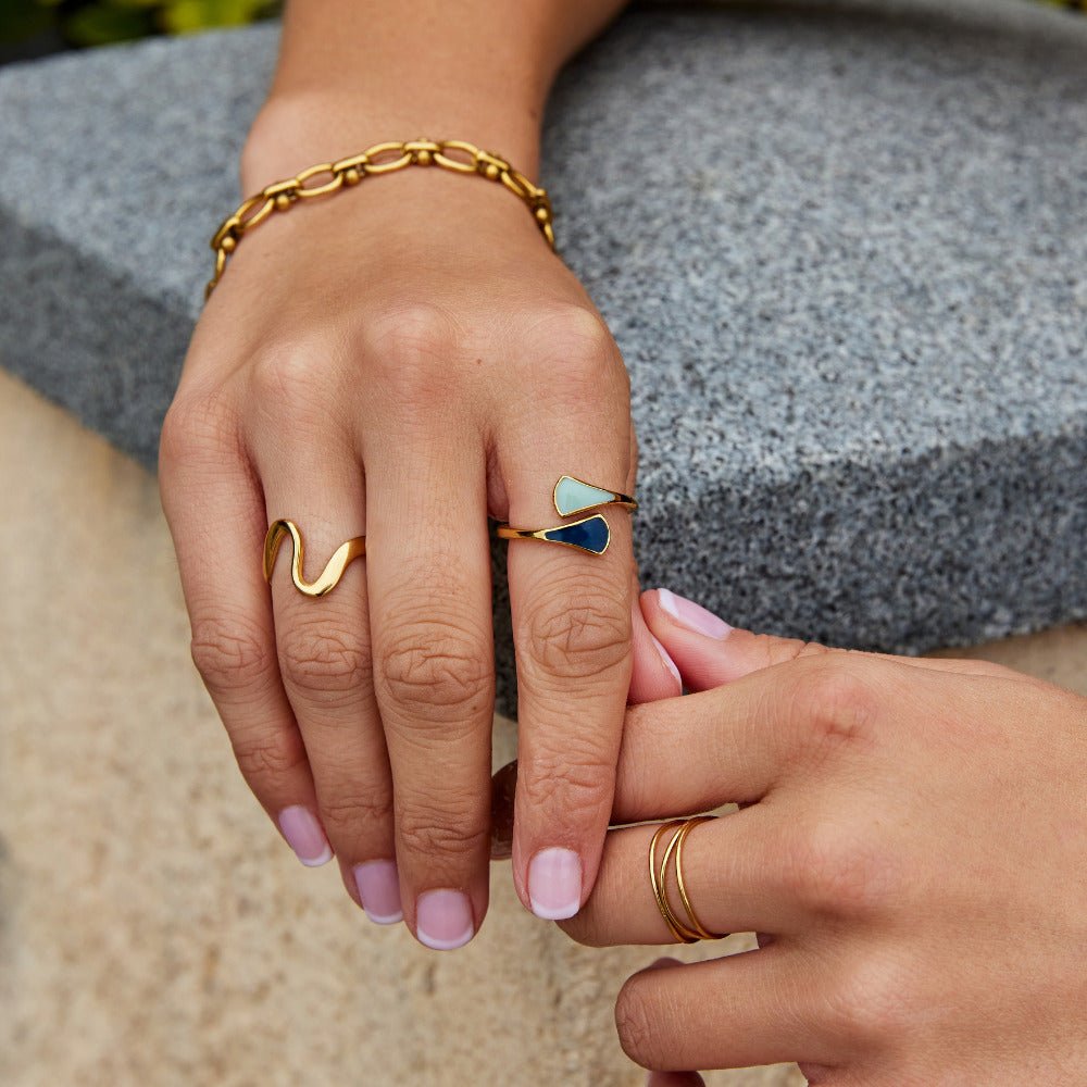 Midnight & Pearl Bypass Ring – FIORENE