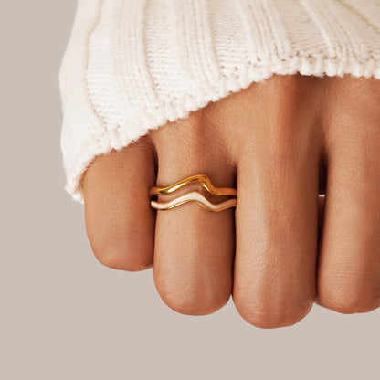 Golden Ripple Ring – FIORENE