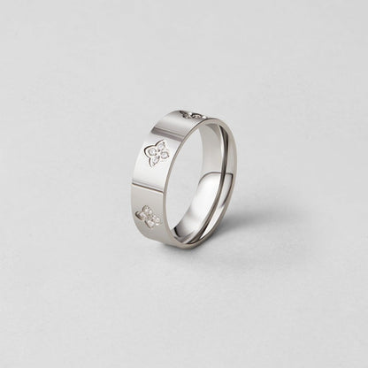 Silver Stellar Clover Ring – FIORENE