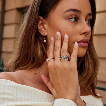Silver Nacre Laurel Ring – FIORENE