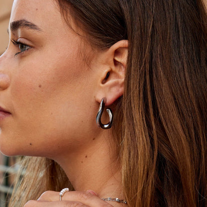 Silver Sinuous Flow Earring – FIORENE