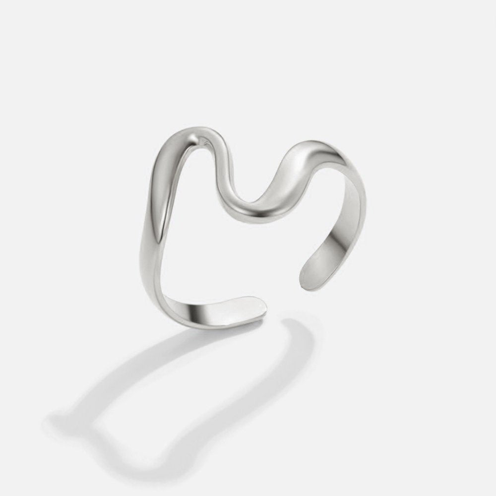 Arctic Wavy Sculpted Ring – FIORENE