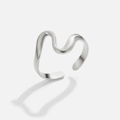 Arctic Wavy Sculpted Ring – FIORENE