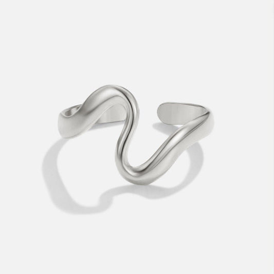 Arctic Wavy Sculpted Ring – FIORENE