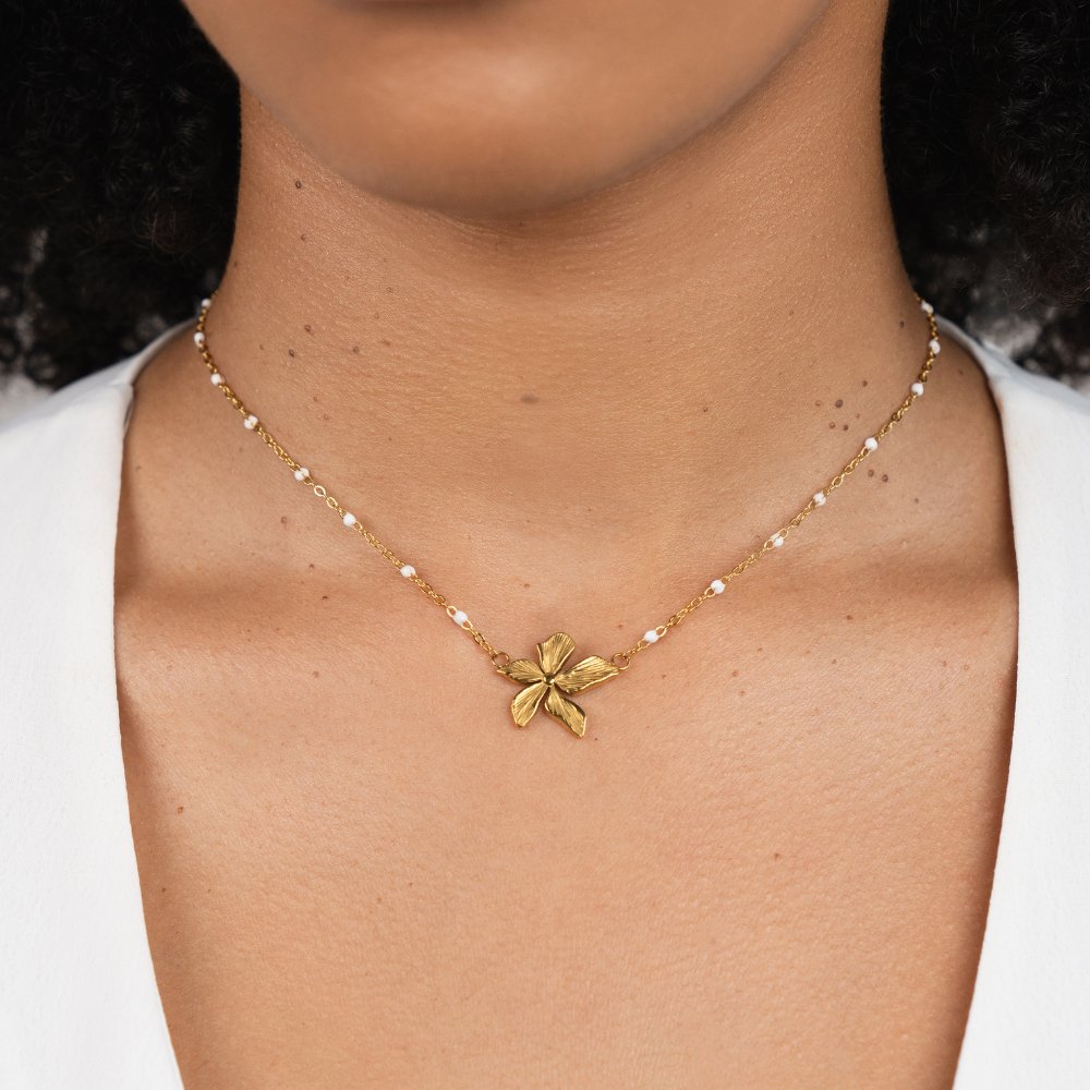 Radiant Gilded Flower Necklace – FIORENE