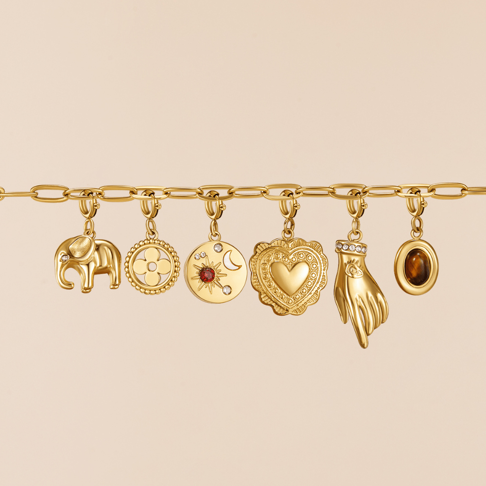 Sculpted Clover Charm – FIORENE