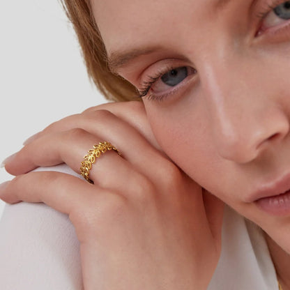 Minimalist Foliage Statement Ring – FIORENE