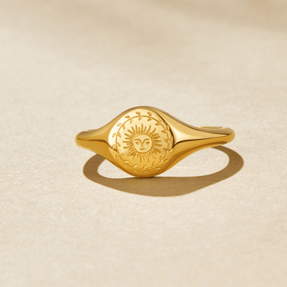 Golden Solstice Emblem Ring – FIORENE
