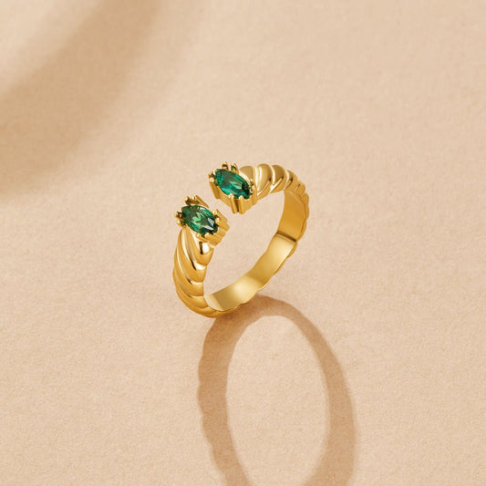 Emerald Twist Ring – FIORENE