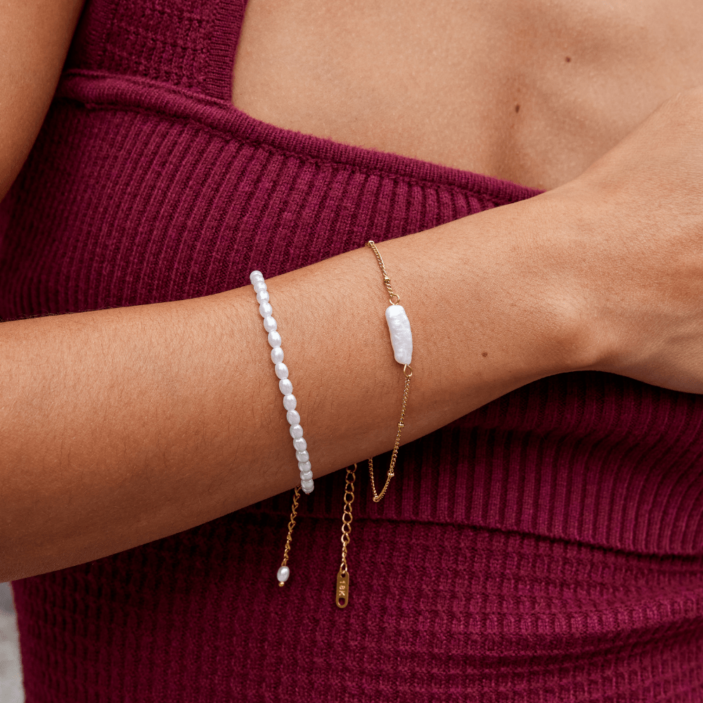 Golden-Clasp Shimmering Nacre Bracelet – FIORENE