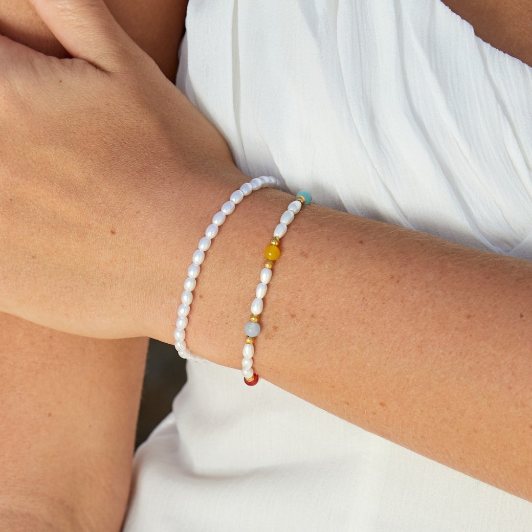 Golden-Clasp Shimmering Nacre Bracelet – FIORENE