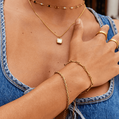 Golden Minimalist Spiral Link Bracelet – FIORENE