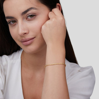 Golden Minimalist Spiral Link Bracelet – FIORENE