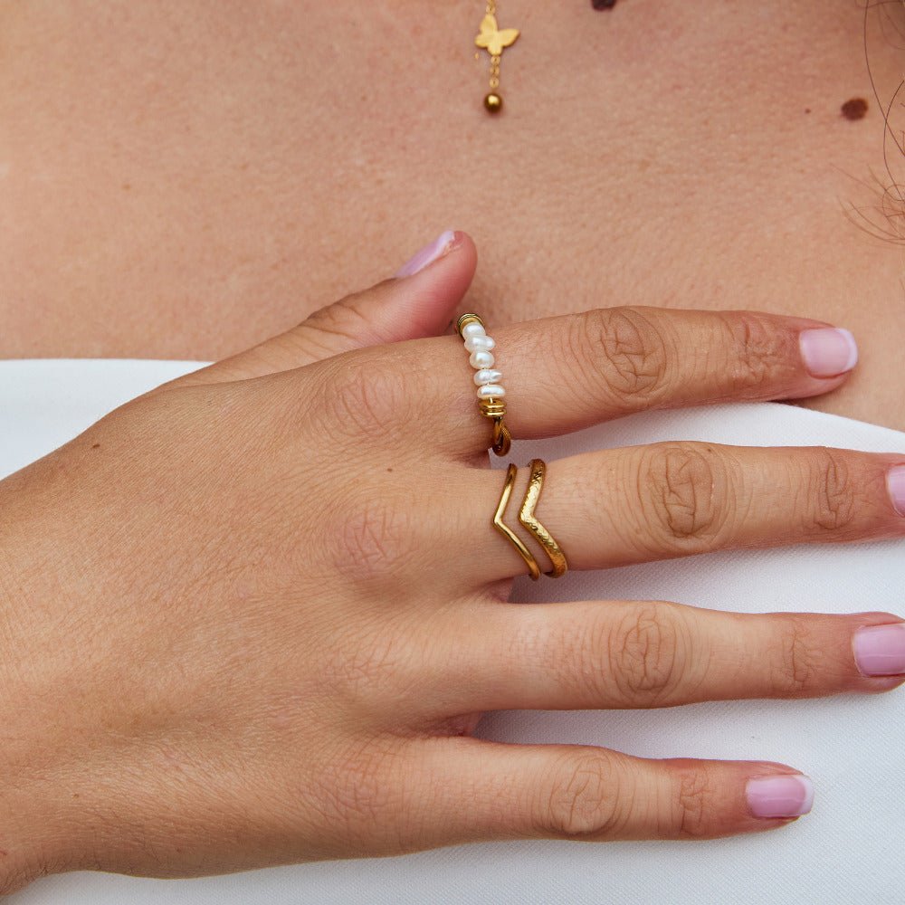 Lustrous Nacre Braid Ring – FIORENE