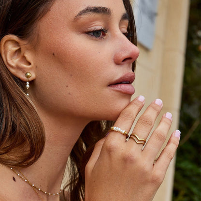 Lustrous Nacre Braid Ring – FIORENE