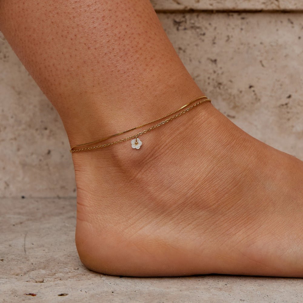 Elite Minimalist Bloom Anklet – FIORENE